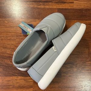 Toms Alpargata Mallow Shoe - NEW with tags in box!